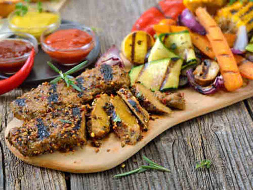 Grillen ohne Steak, Würstchen & Co. – die heißesten vegetarischen Grill Trends für die neue Saison Grillen ohne Steak, Würstchen & Co. – die heißesten vegetarischen Grill Trends für die neue Saison
