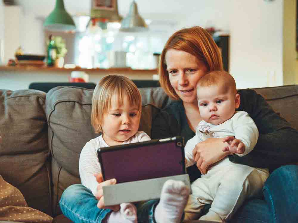 Neue Erkenntnisse aus der Vertrauensstudie der Bepanthen Kinderförderung und Universität Bielefeld, die Sicht der Eltern Neue Erkenntnisse aus der Vertrauensstudie der Bepanthen Kinderförderung und Universität Bielefeld, die Sicht der Eltern