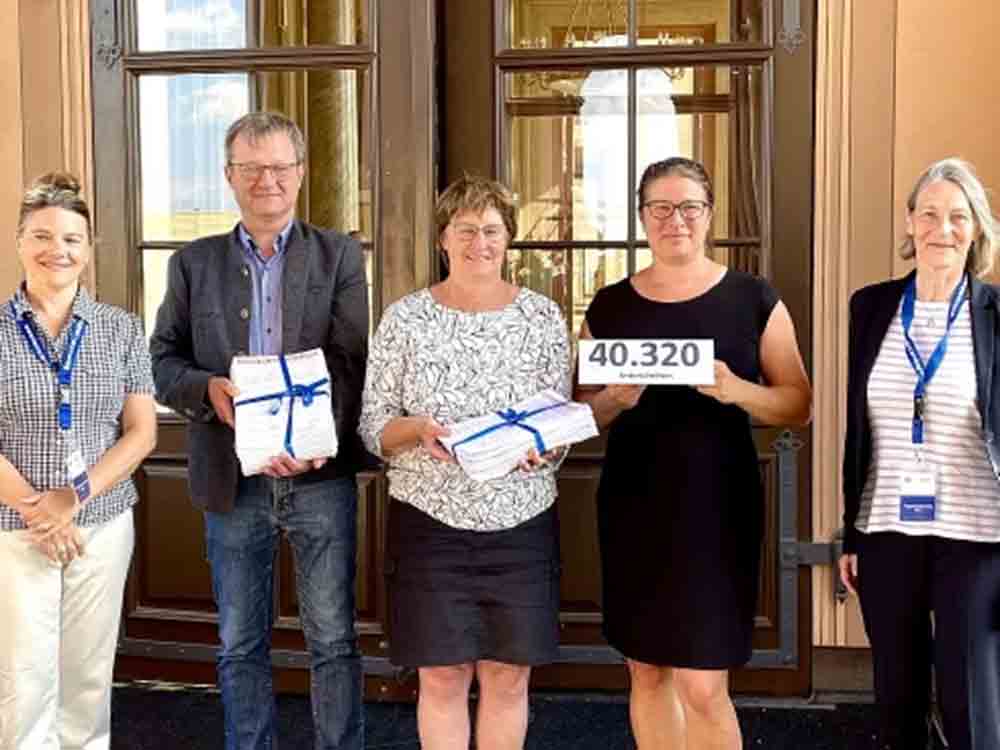 Ärzte gegen Tierversuche, 40.320 Unterschriften gegen Tierversuchslabor in Augsburg