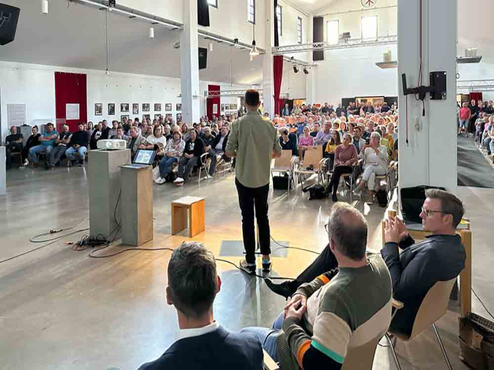 Stadt Rietberg und Firma Kathöfer erläutern Pläne für neues Gewerbegebiet, Infoabend in der Basilika gut besucht