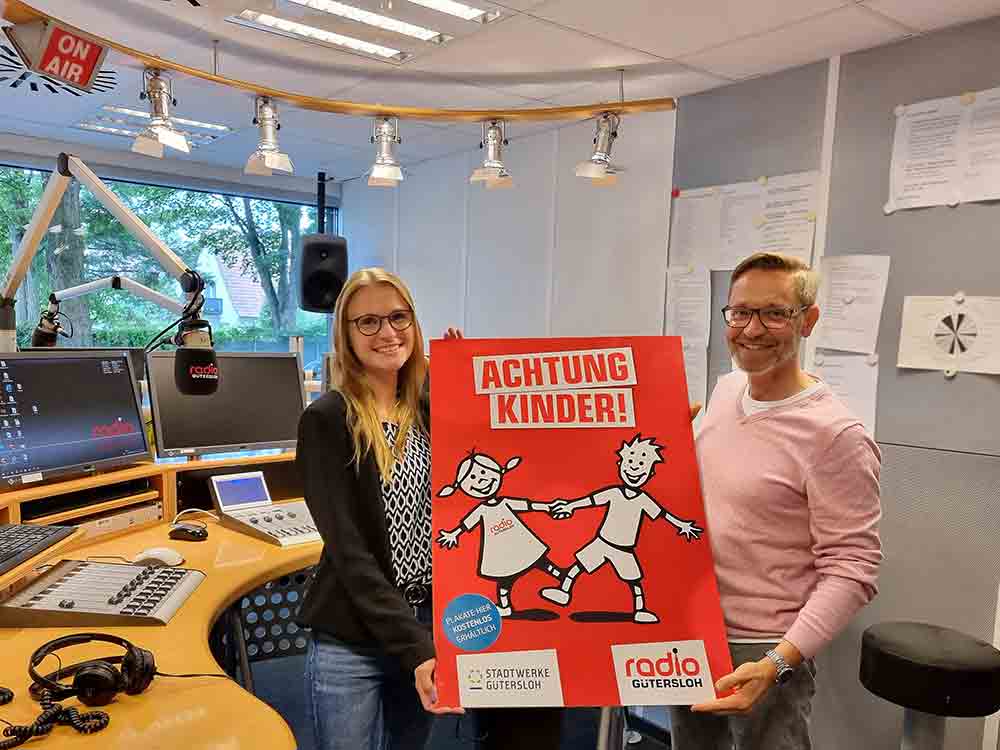 »Achtung Kinder« Plakate: Radio Gütersloh und Stadtwerke Gütersloh machen gemeinsam die Straßen im Kreis sicherer »Achtung Kinder« Plakate: Radio Gütersloh und Stadtwerke Gütersloh machen gemeinsam die Straßen im Kreis sicherer