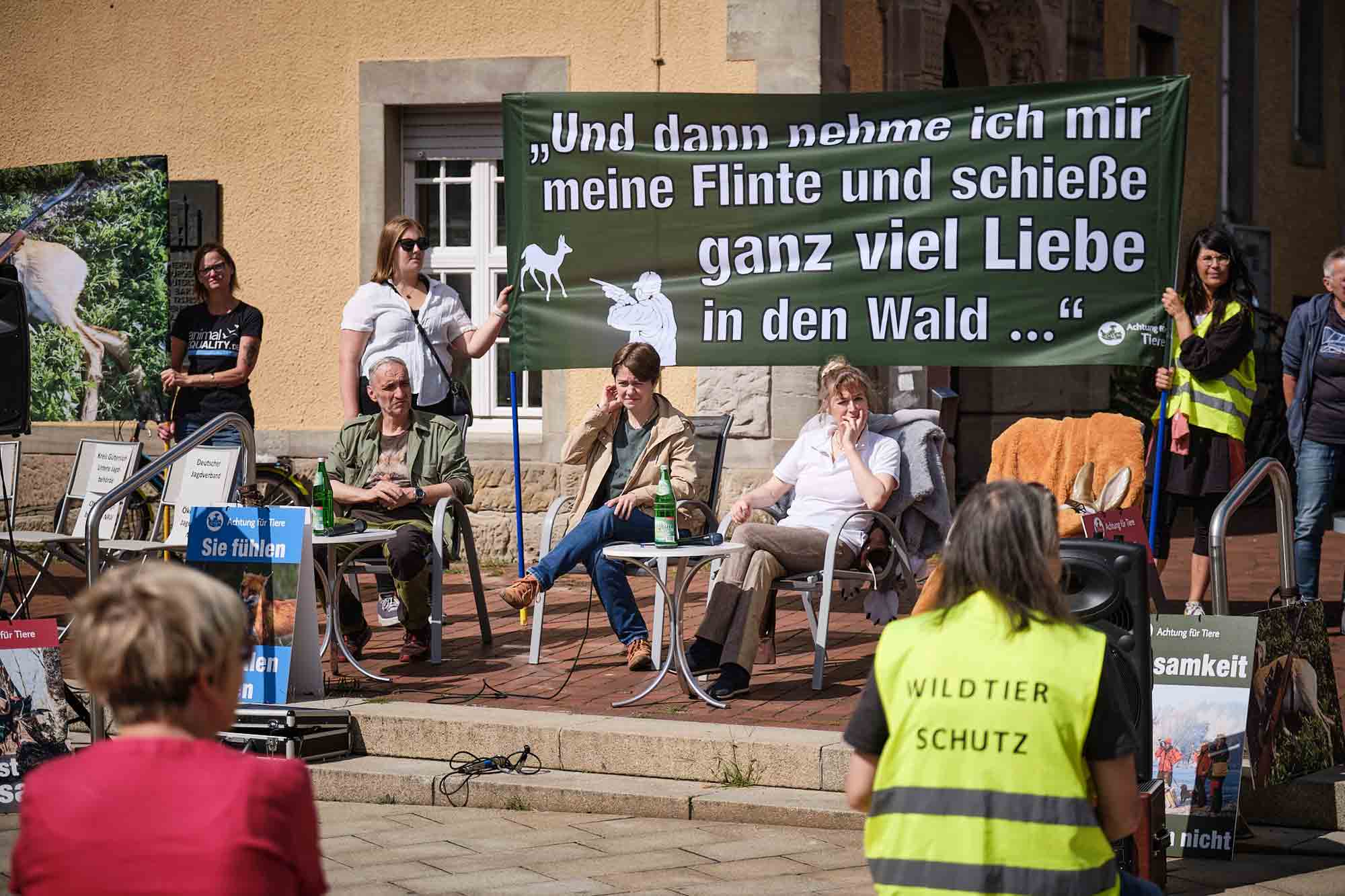 Gütersloh, Achtung für Tiere: Jagd gehört abgeschafft! Eindrucksvoller Protest gegen Jagd