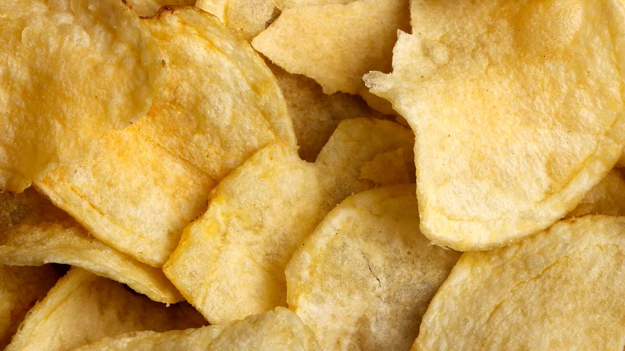 Wie die Kartoffelchips erfunden wurden und warum die Erdnuss keine Nuss ist, Fun Facts rund um Knabberartikel Wie die Kartoffelchips erfunden wurden und warum die Erdnuss keine Nuss ist, Fun Facts rund um Knabberartikel