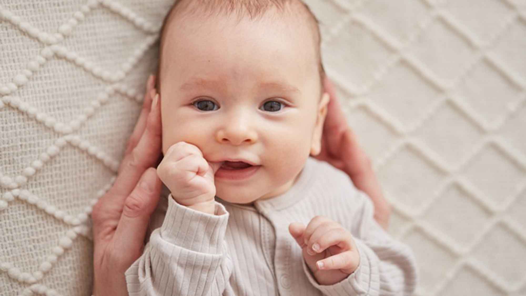 Glaxo Smith Kline, Welt Sepsis Tag 2023: Babys und Kleinkinder können schon früh vor Meningokokken geschützt werden