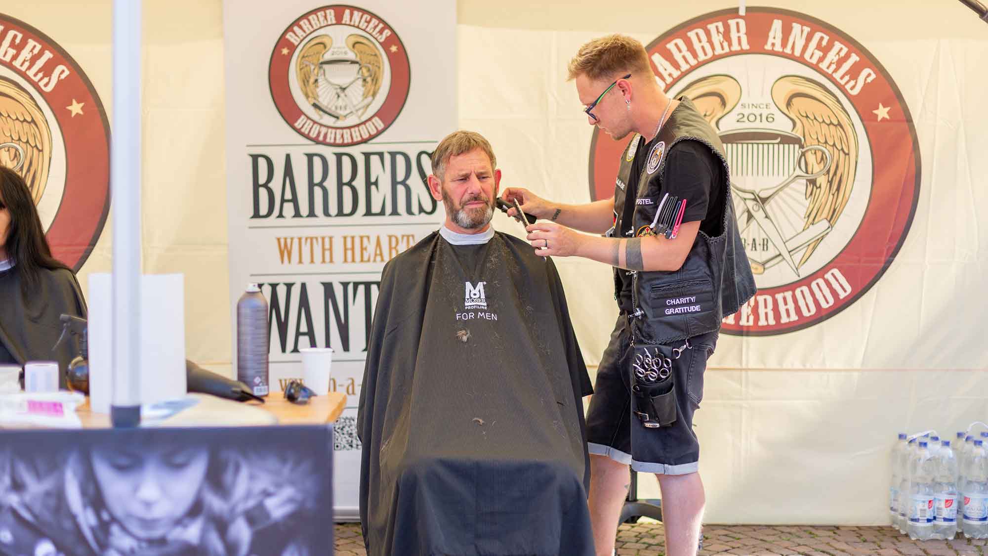 Diakonie Gütersloh, »Barber Angels« griffen für Bedürftige kostenlos zur Schere