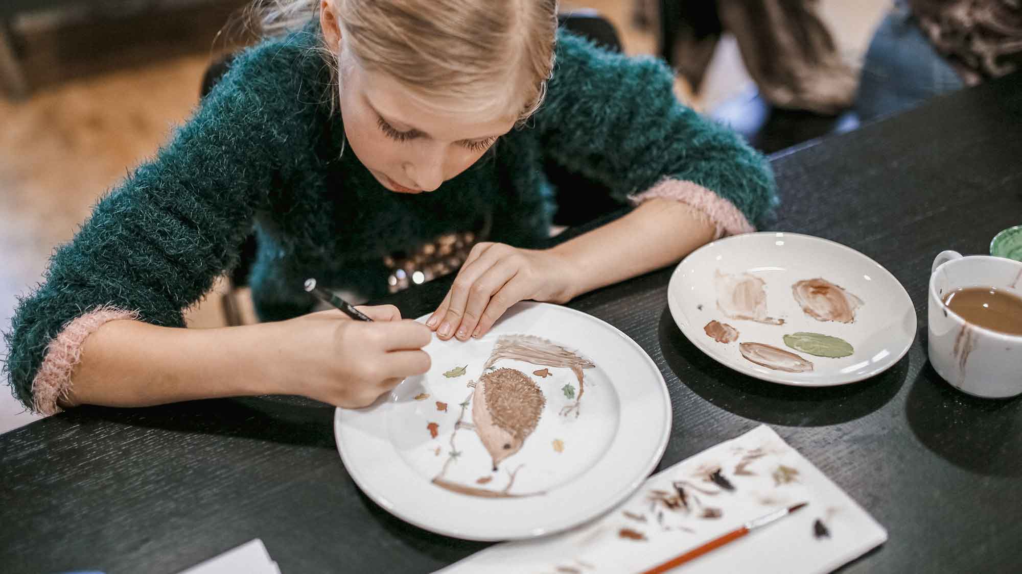 Familienzeit im Porzellanmuseum: gemeinsam entdecken, staunen und ausprobieren in den Herbstferien