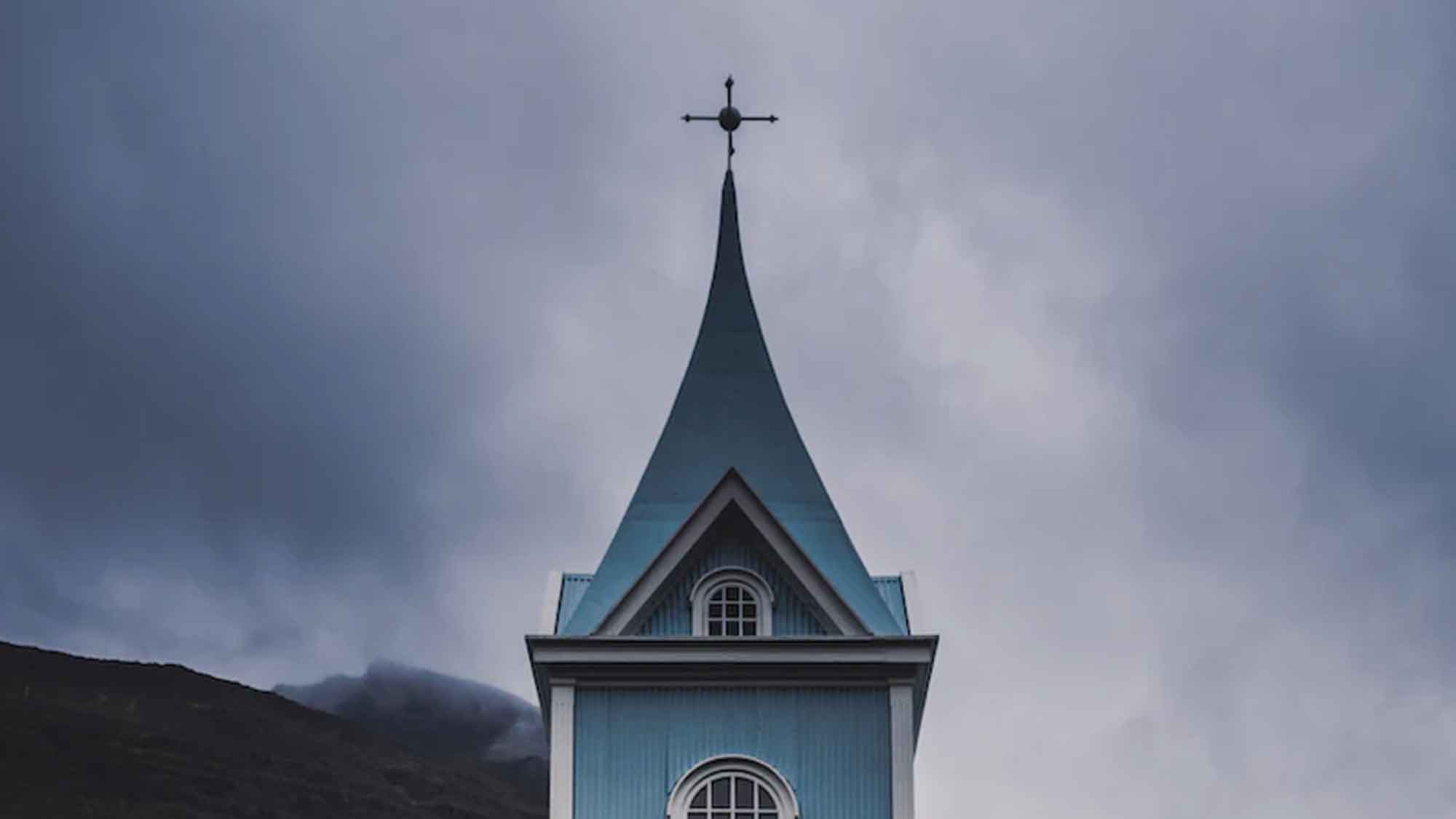 Die Anbiederung an den emanzipierten Lobbyismus entkernt die Kirche von Wurzeln, Werten und Würde Die Anbiederung an den emanzipierten Lobbyismus entkernt die Kirche von Wurzeln, Werten und Würde
