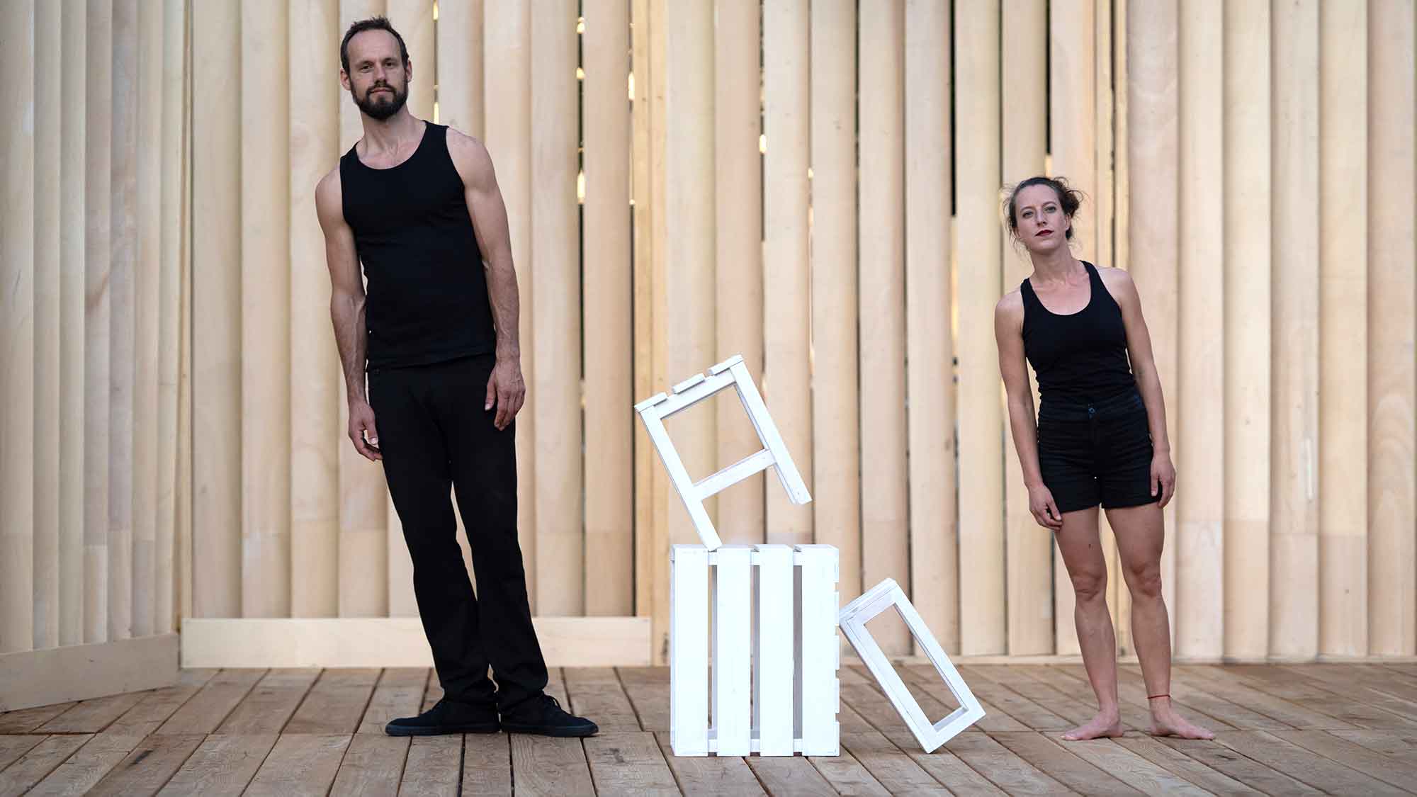 &raquo;Gap of 42&laquo; im Theater Gütersloh, ein Bühnenstück des zeitgenössischen Zirkus, 27. Oktober 2023