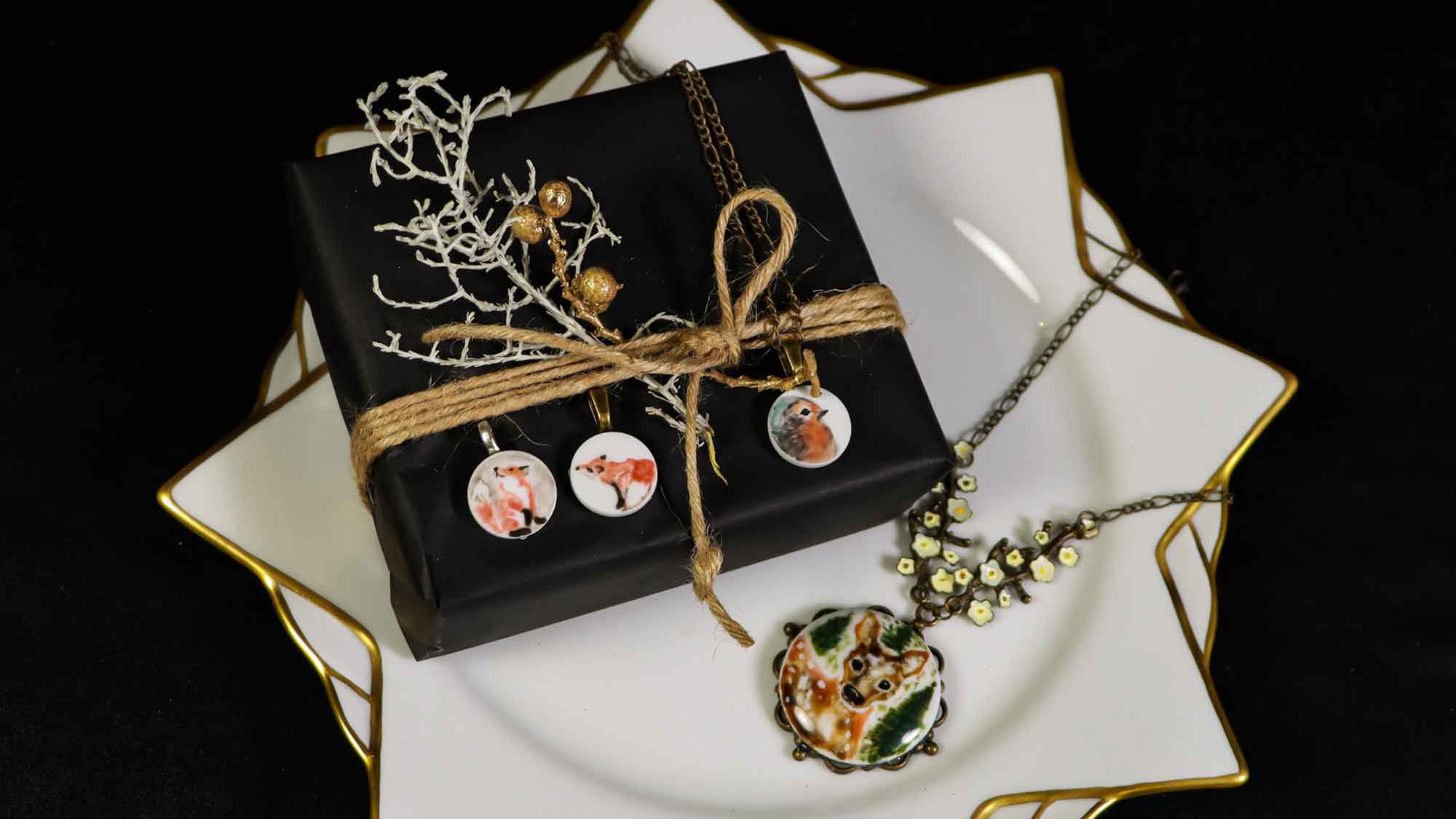 Schmuck aus Porzellan – Porzellanmalworkshop im Museum Schloss Fürstenberg, 2. November 2023