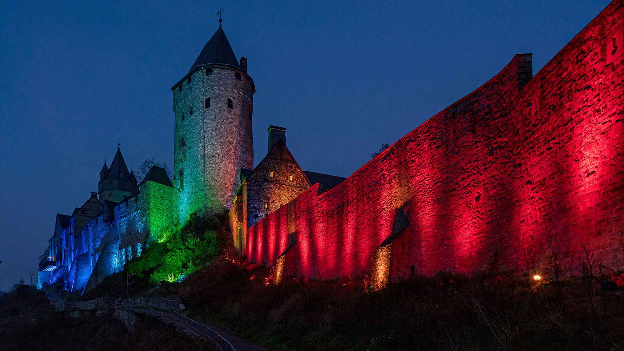 Burg Altena setzt ab 1. Dezember 2023 wieder ein »GlanzLicht«