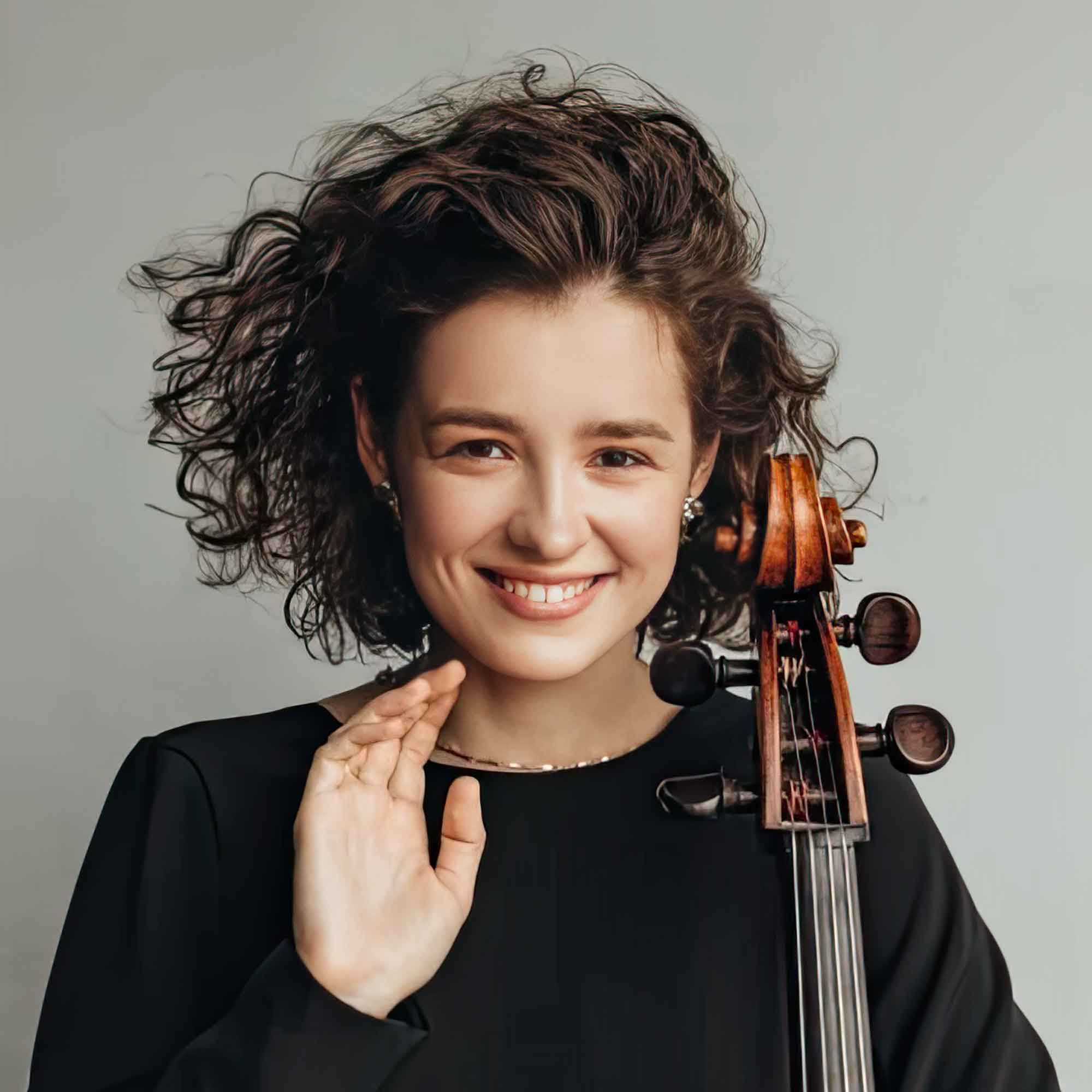 Philharmonie Essen: Anastasia Kobekina spielt Bachs Cellosuiten bei Kerzenschein, 16. November 2023 Philharmonie Essen: Anastasia Kobekina spielt Bachs Cellosuiten bei Kerzenschein, 16. November 2023