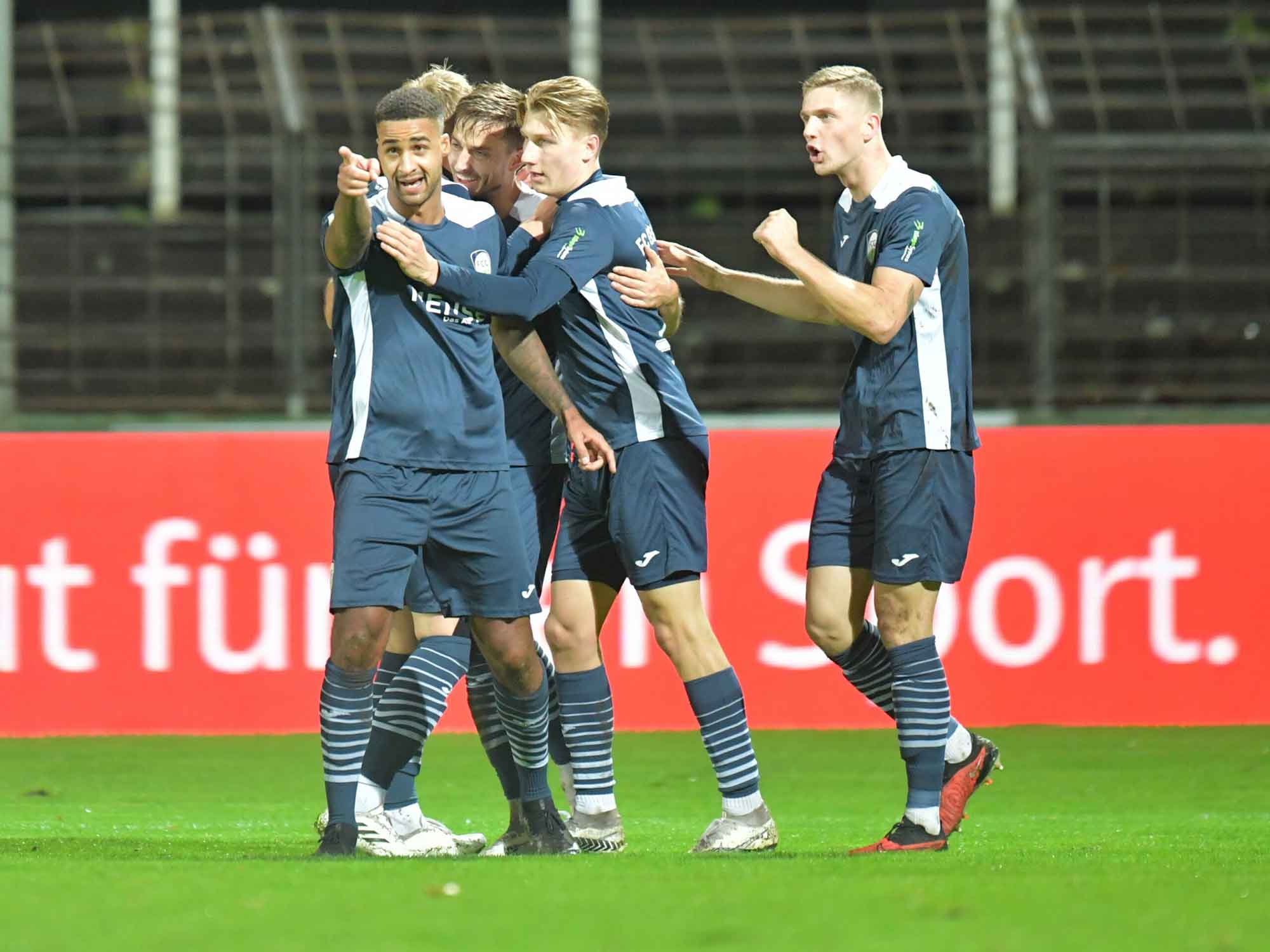 Live bei Sport 1: Der FC Gütersloh startet beim Schauinsland Reisen Cup mit Schalke 04 Live bei Sport 1: Der FC Gütersloh startet beim Schauinsland Reisen Cup mit Schalke 04