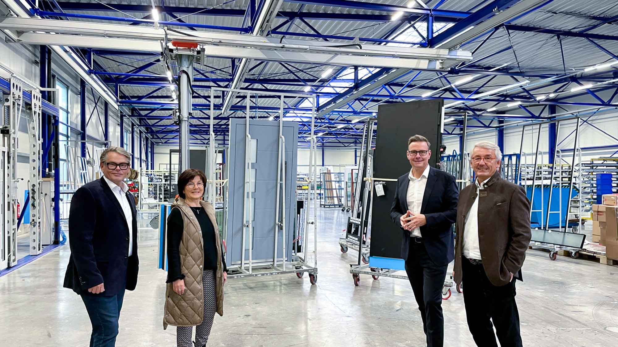Rietberg: Neue Produktionshalle für alle Aluminiumprodukte, Unternehmensbesuch des Bürgermeisters bei Wirus Fenster