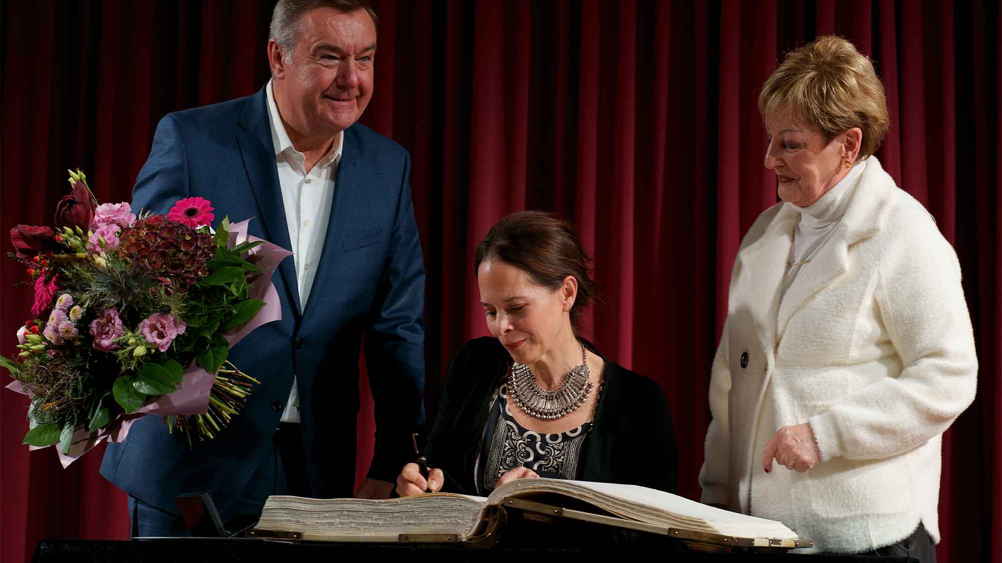 &raquo;Witz, die Genauigkeit und die Originalität&laquo;, Anna Baar erhält Brüder Grimm Preis für Literatur der Stadt Hanau 2023
