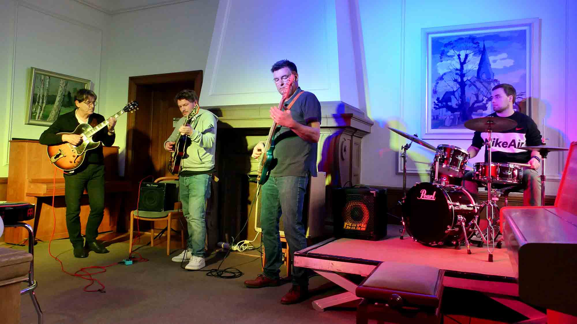 Bad Salzuflen: Unterhaltsames Format – die 116. Ausgabe von »Rock Pop Jazz live« im Foyer des Schlosses Stietencron, 14. Dezember 2023 Bad Salzuflen: Unterhaltsames Format – die 116. Ausgabe von »Rock Pop Jazz live« im Foyer des Schlosses Stietencron, 14. Dezember 2023