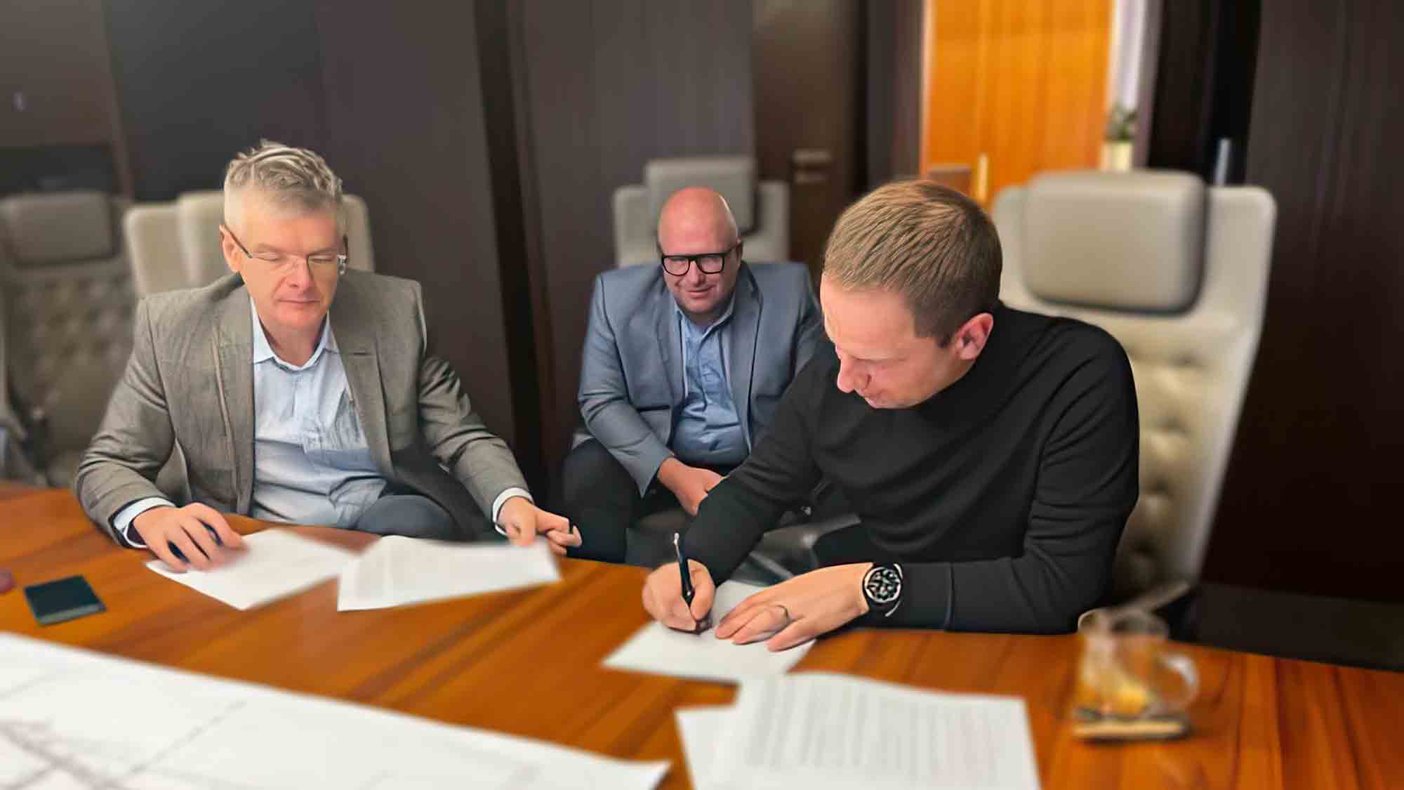 Goodmen Energy unterzeichnet Kooperationsvertrag mit JN Infra A. S. aus Tschechien zur Planung und Herstellung schwimmender Energiezentralen Goodmen Energy unterzeichnet Kooperationsvertrag mit JN Infra A. S. aus Tschechien zur Planung und Herstellung schwimmender Energiezentralen