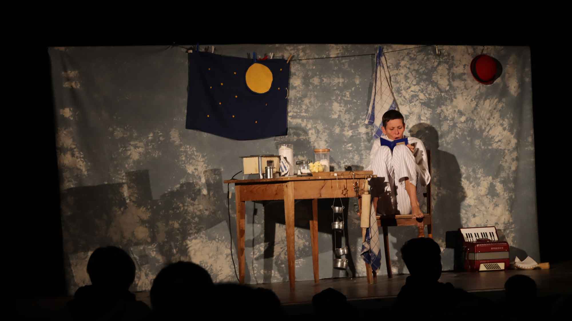 Weberei Gütersloh: Kinder Kulturprogramm im Bürgerkiez, weihnachtliches Kindertheater für geladene Kinder aus Gütersloh