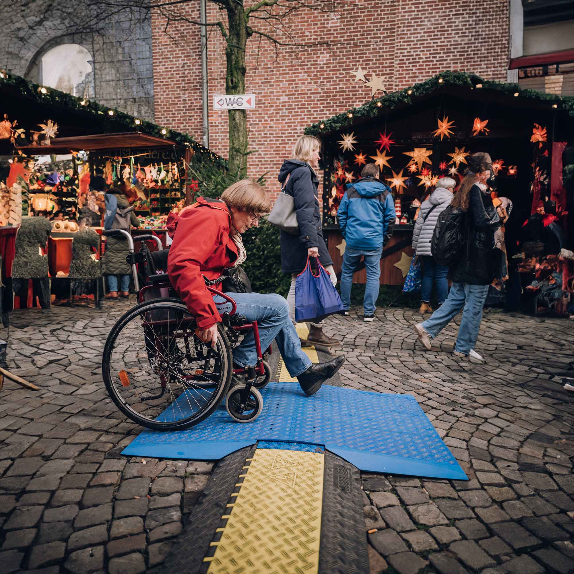 Münster: Weihnachtsmärkte auf Barrierefreiheit getestet, Menschen mit Behinderung geben Anregungen Münster: Weihnachtsmärkte auf Barrierefreiheit getestet, Menschen mit Behinderung geben Anregungen