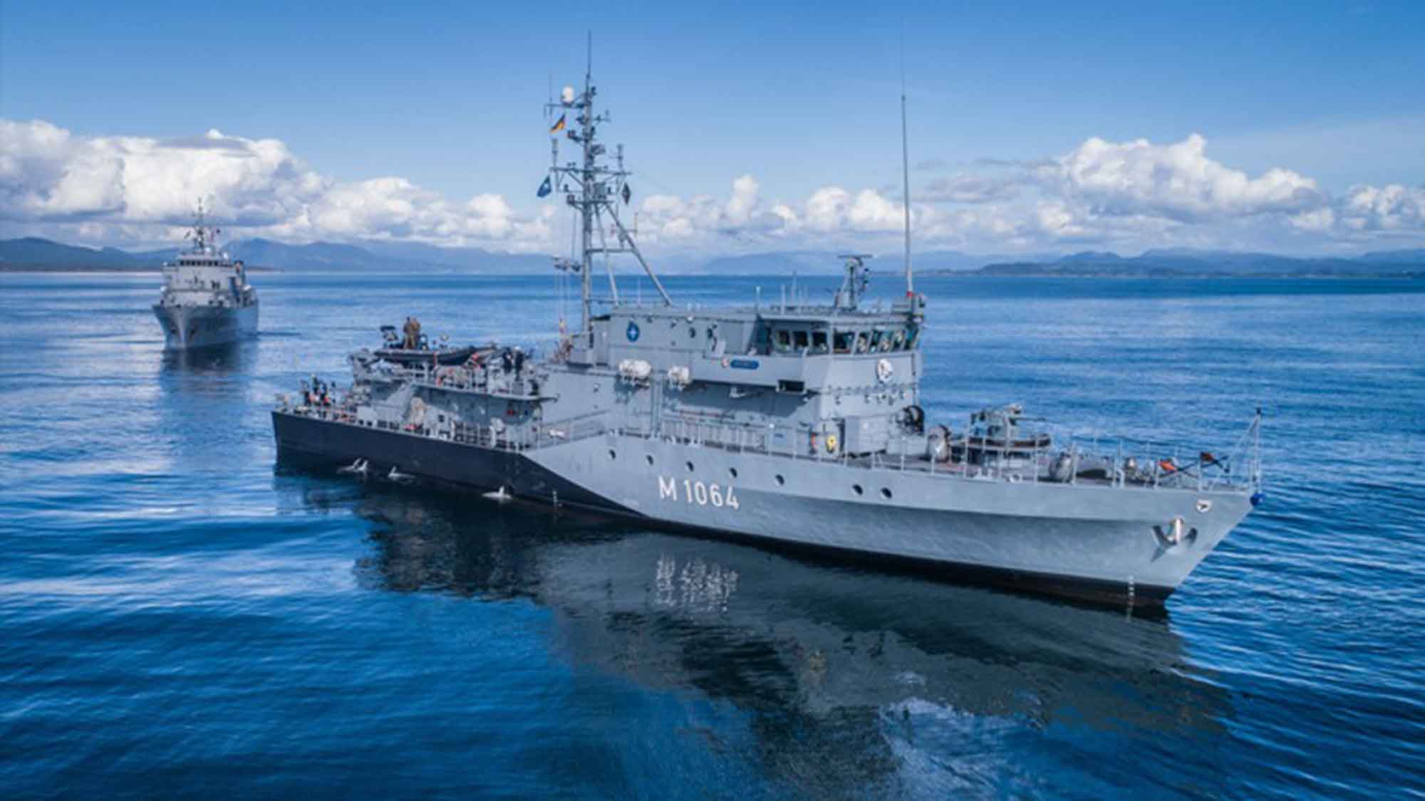 Minenjagdboot »Grömitz« als Flaggschiff auf dem Weg in die Ägäis
