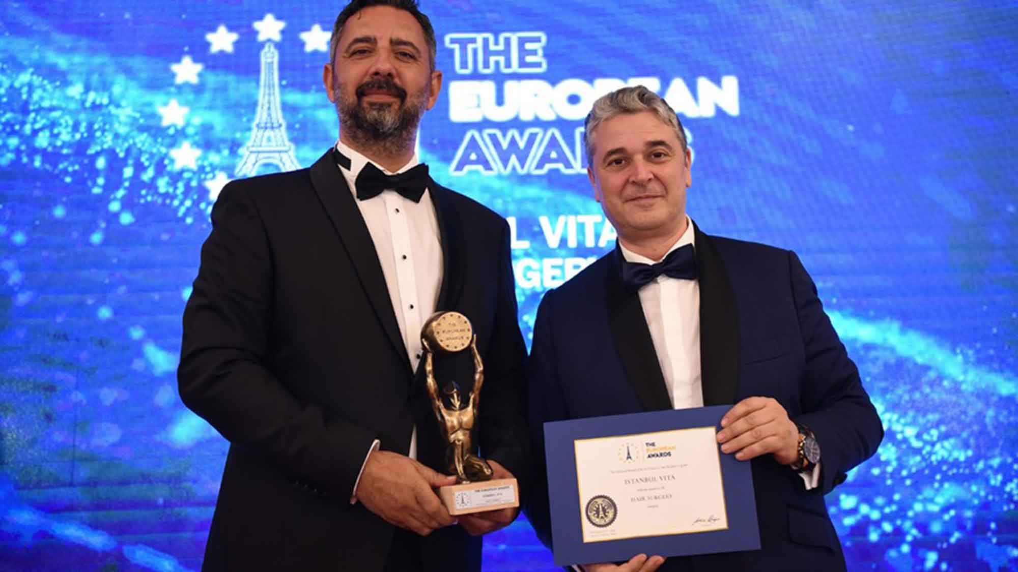 Glanzvolles Pariser Ereignis: Istanbul Vita Haartransplantationsklinik holt sich Top-Auszeichnung bei den European Awards 2023
