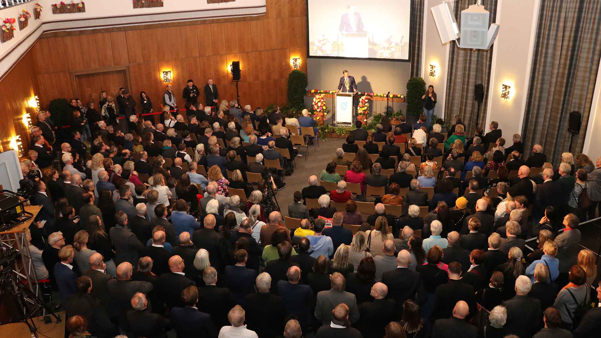 Neujahrsempfang in Kassel: Appell von Oberbürgermeister Schoeller für demokratische Werte Neujahrsempfang in Kassel: Appell von Oberbürgermeister Schoeller für demokratische Werte