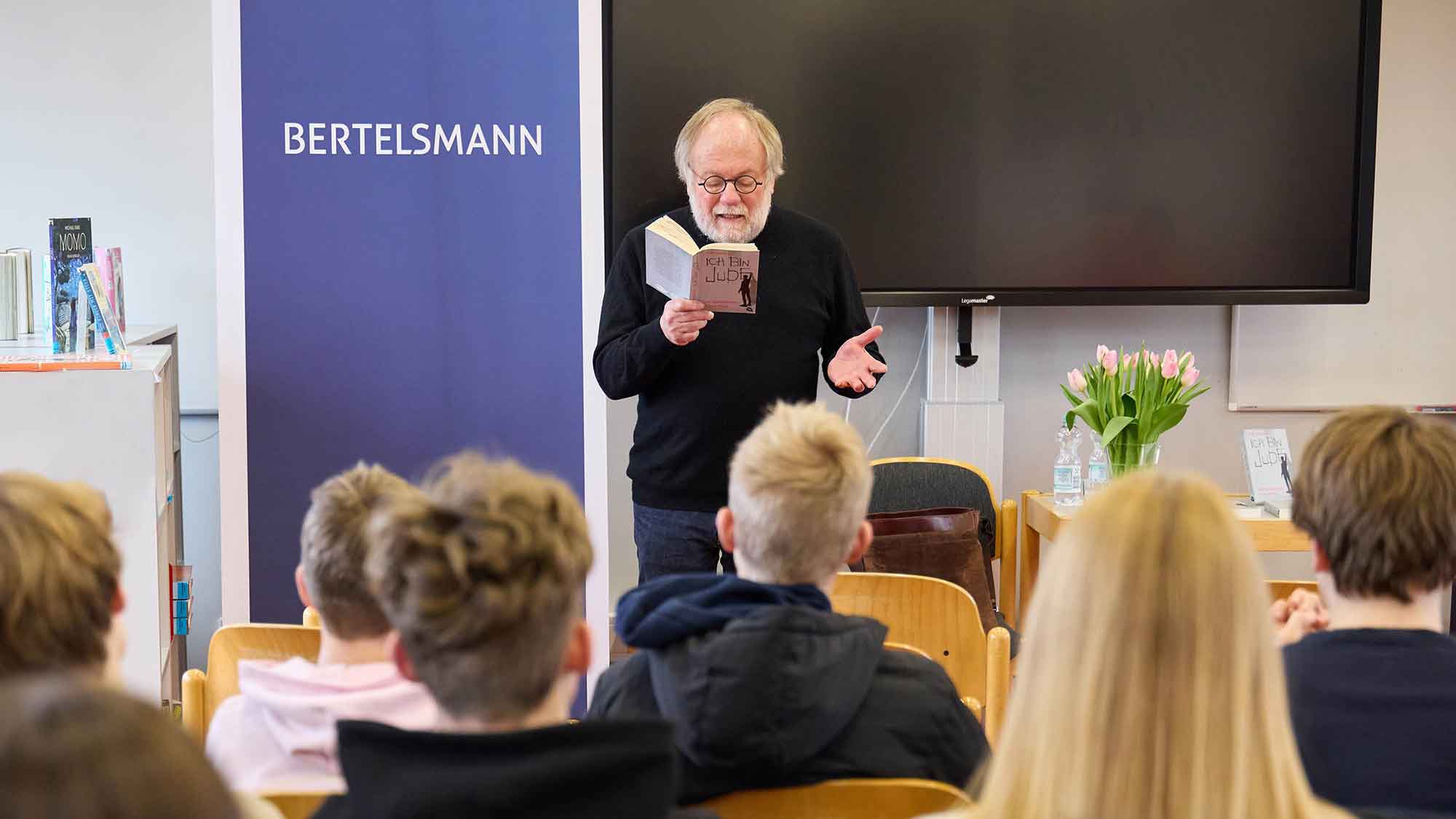 »Ich bin Jude«: Reiner Engelmann liest an Gütersloher Schulen