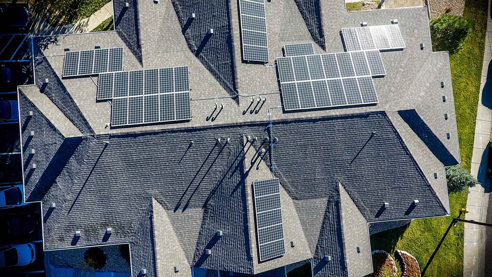 Photovoltaik in Gütersloh: Enpal Analyse – Solaranlagen mit Batteriespeicher – diese Städte und Bundesländer speichern den meisten »grünen« Strom