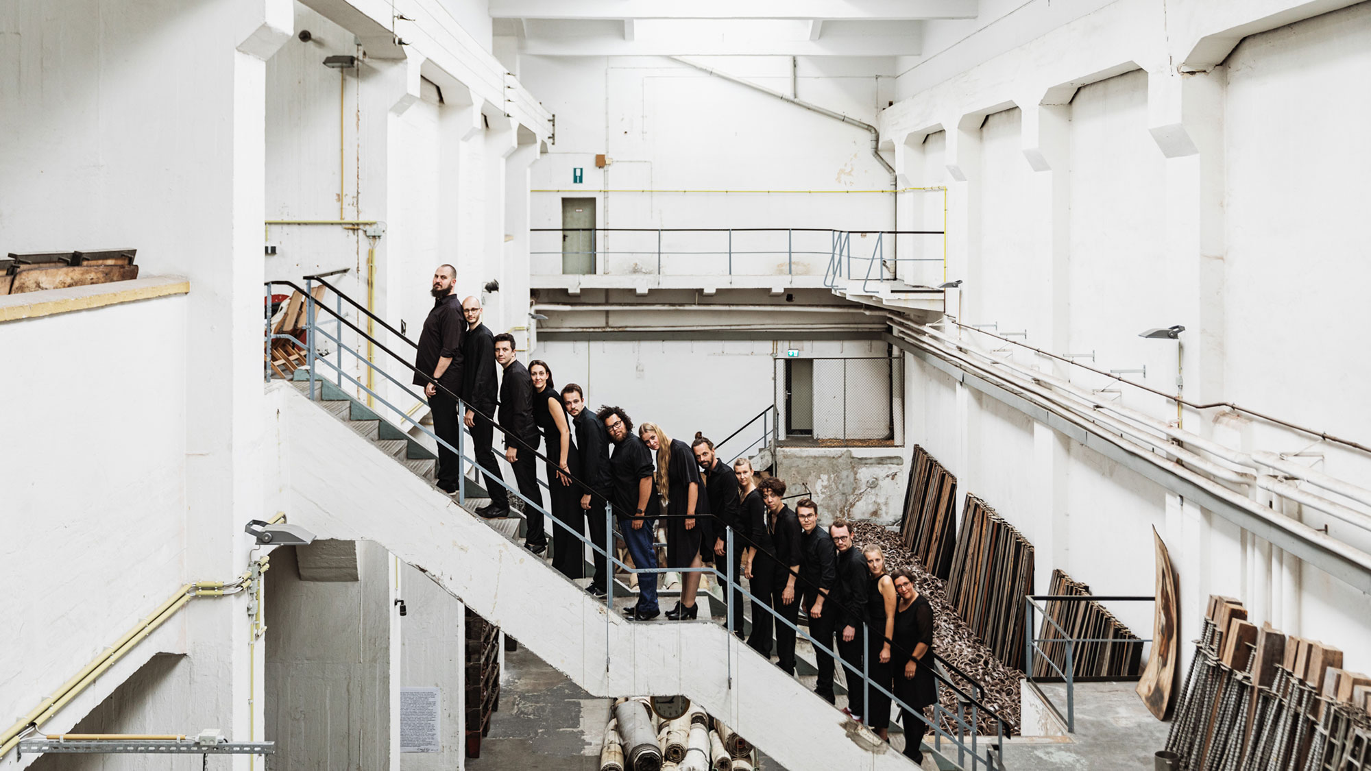 Polarkonzert im Dunkeln: Orchester im Treppenhaus am 1. März 2024 in der Rudolf Oetker Halle Bielefeld Polarkonzert im Dunkeln: Orchester im Treppenhaus am 1. März 2024 in der Rudolf Oetker Halle Bielefeld