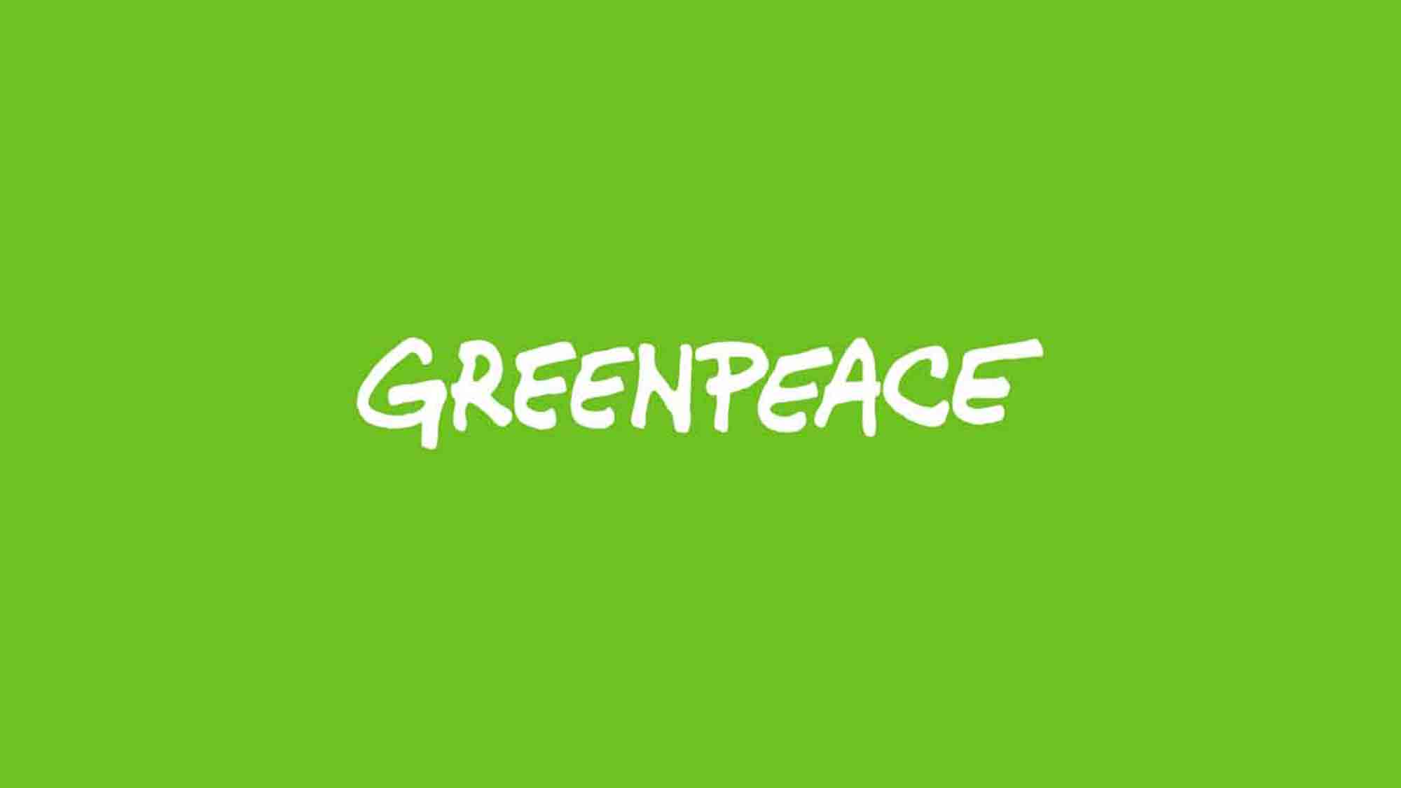 Protest von Greenpeace Aktiven an russischer Botschaft: Regierung Russlands verantwortet hunderttausende Tote