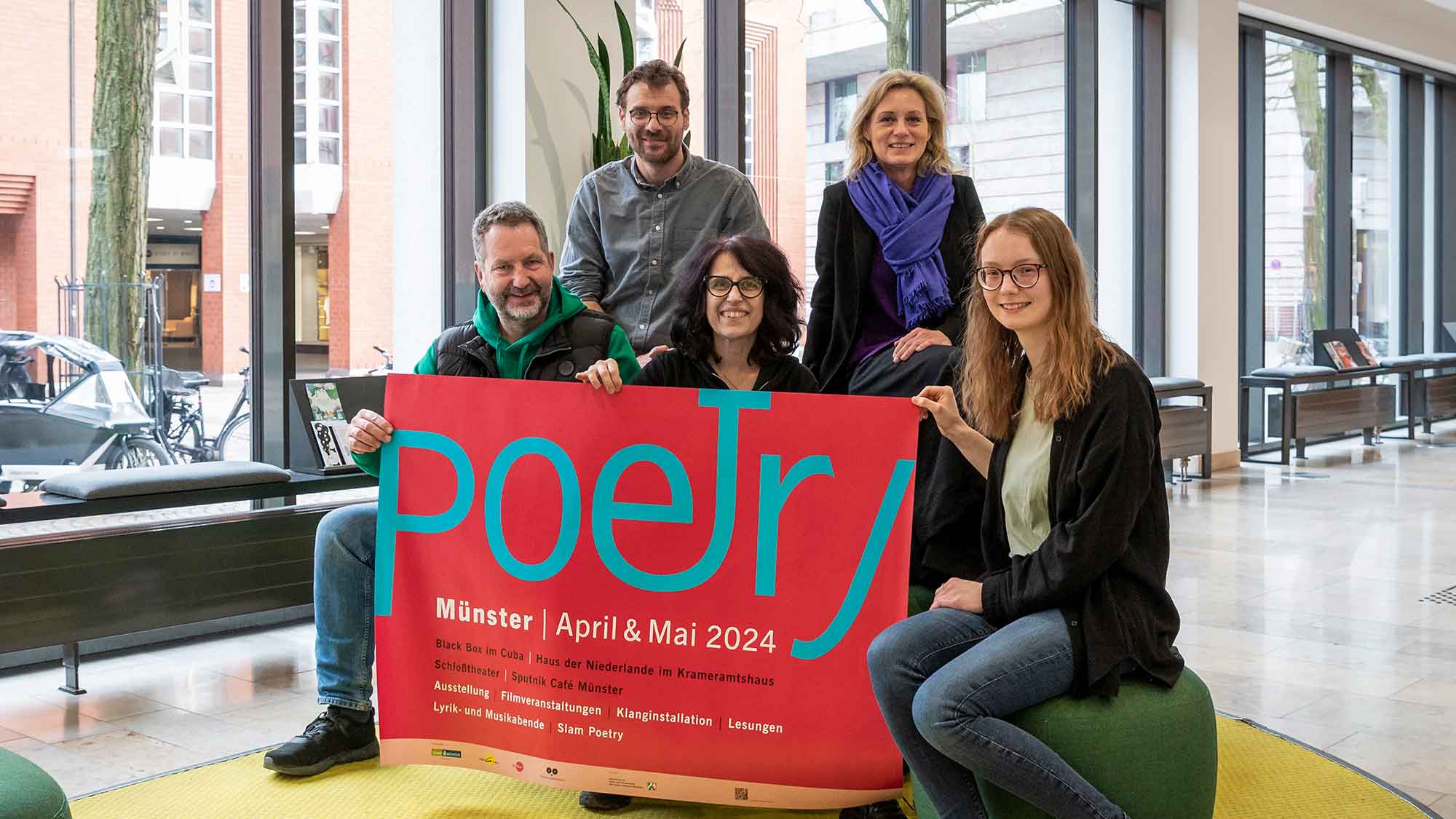Münster: Lyrik hören, sehen und erleben – Programm »Poetry 2024« vom 8. April bis zum 12. Mai 2024 übersetzt Lyrik in andere Kunstformen Münster: Lyrik hören, sehen und erleben – Programm »Poetry 2024« vom 8. April bis zum 12. Mai 2024 übersetzt Lyrik in andere Kunstformen