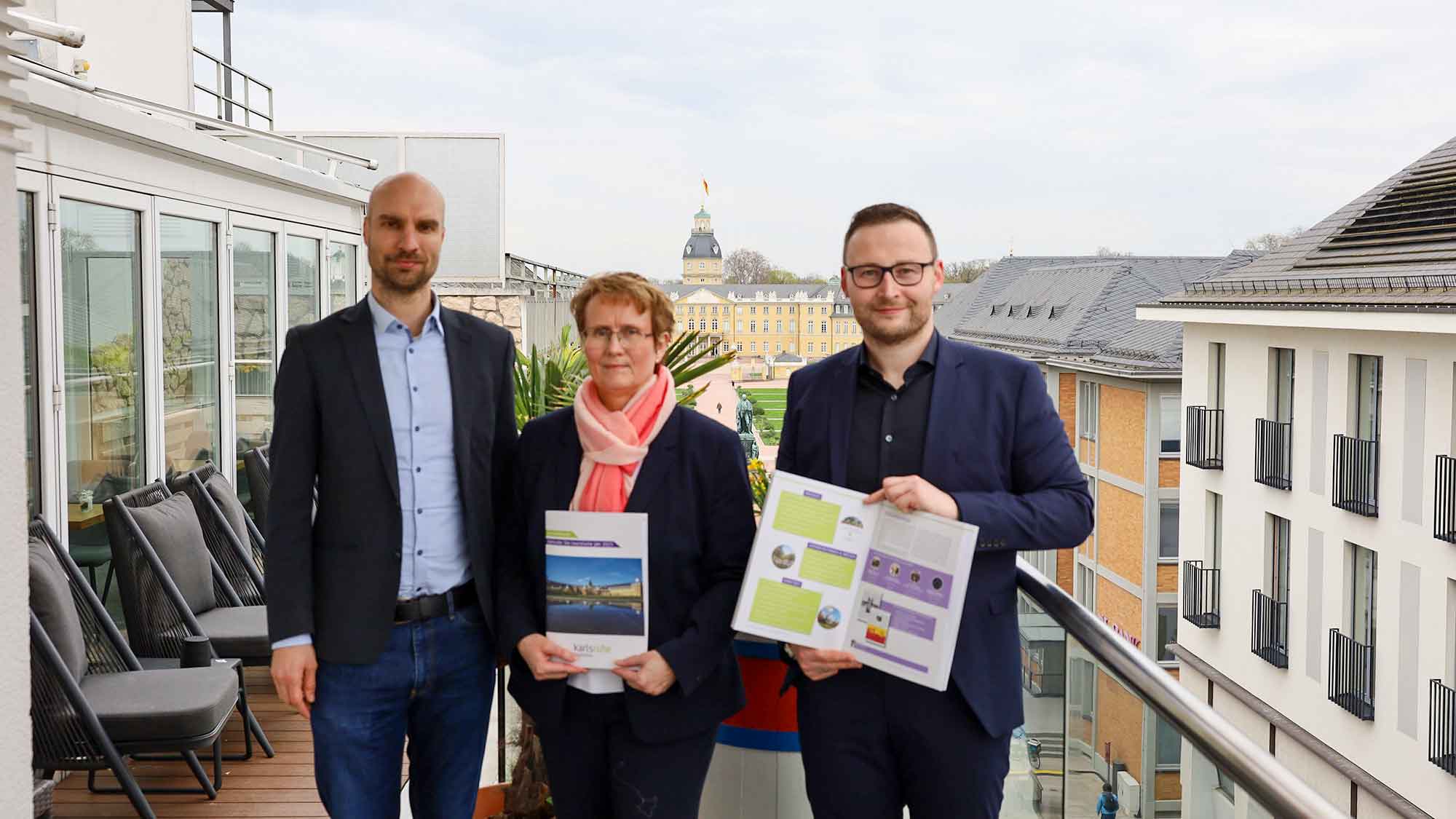 Mit viel Rückenwind ins Jubiläumsjahr: Karlsruher Tourismuszahlen knüpfen an Vorpandemie Niveau an und Studie belegt die Bedeutung des Wirtschaftsfaktors Tourismus in Karlsruhe Mit viel Rückenwind ins Jubiläumsjahr: Karlsruher Tourismuszahlen knüpfen an Vorpandemie Niveau an und Studie belegt die Bedeutung des Wirtschaftsfaktors Tourismus in Karlsruhe