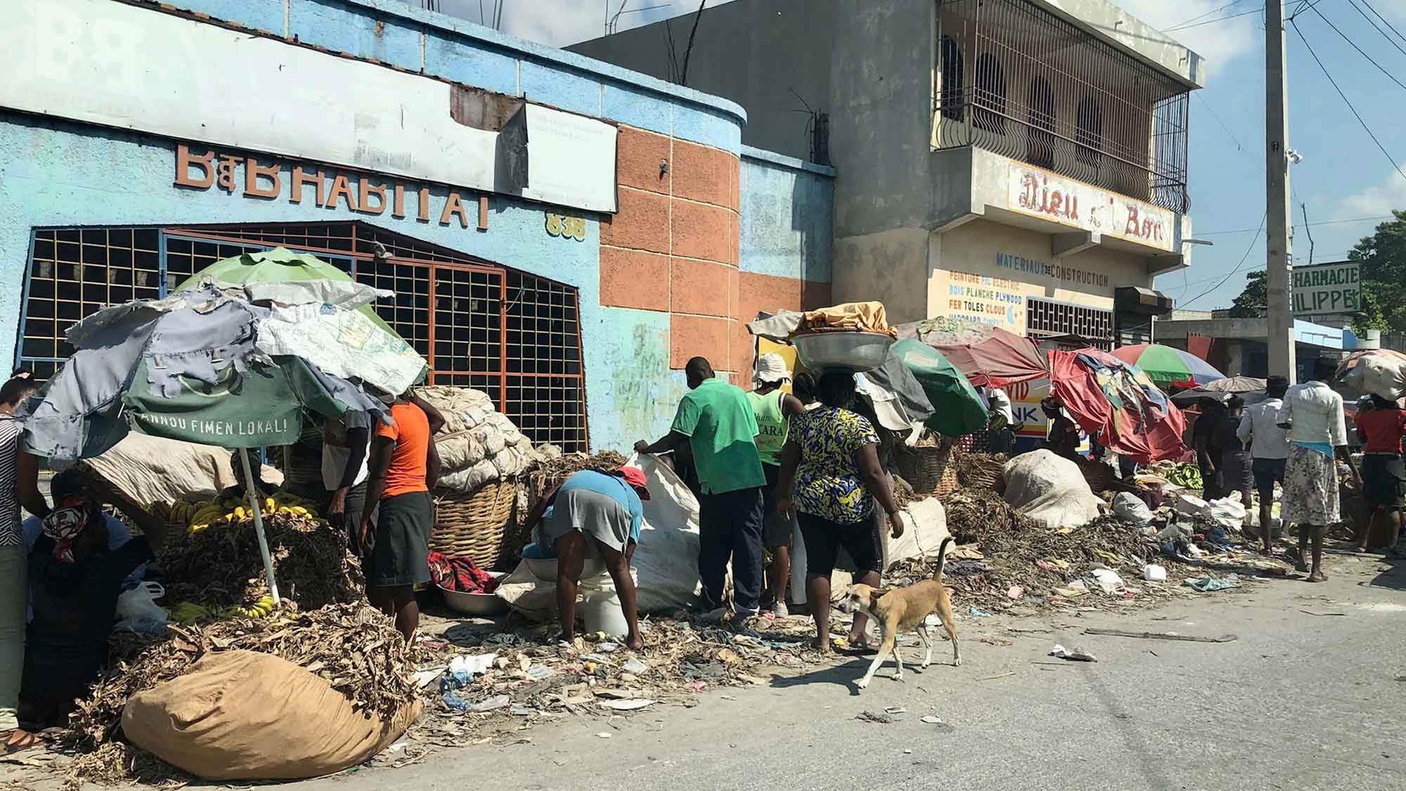 Bandengewalt in Haiti treibt immer mehr Familien in die Flucht Bandengewalt in Haiti treibt immer mehr Familien in die Flucht
