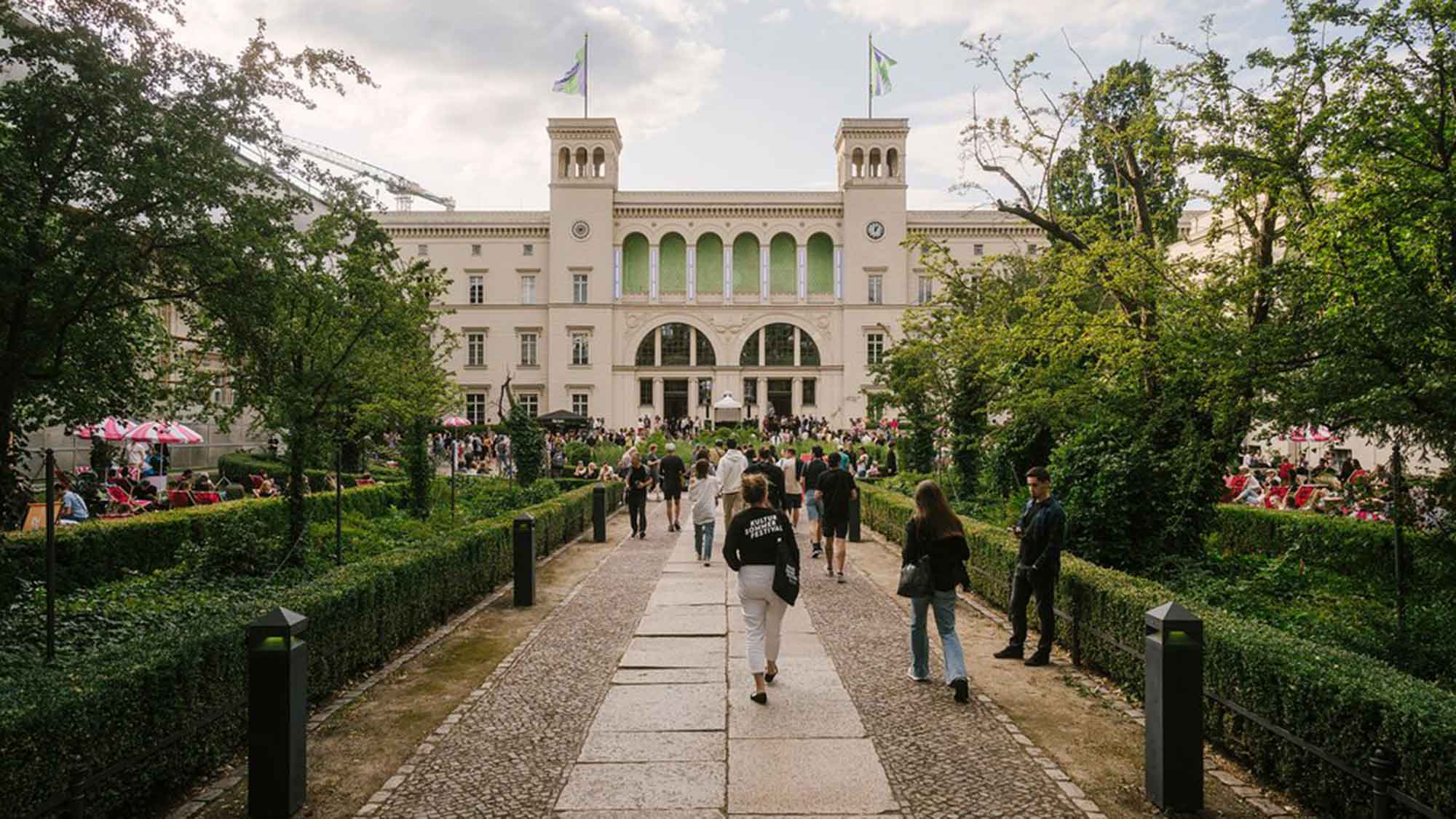 Hamburger Bahnhof: Open House 2024: 4 Tage der offenen Tür mit freiem Eintritt und Veranstaltungsprogramm von Freitag, 7. Juni 2024, bis Sonntag, 9. Juni 2024