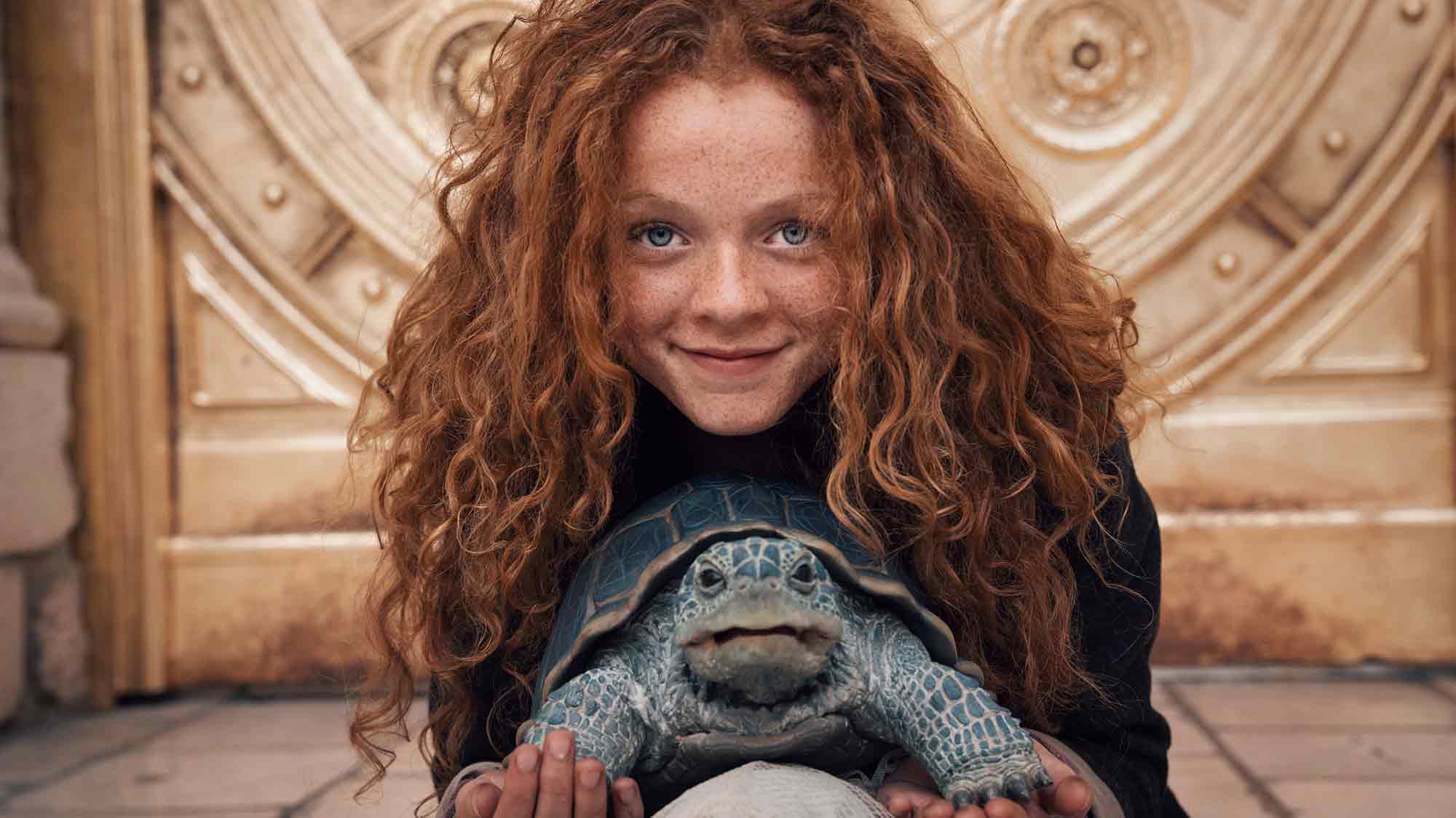 Das ist die neue »Momo«: Constantin Film veröffentlicht erste Fotos zur internationalen Verfilmung von Michael Endes Fantasyroman Das ist die neue »Momo«: Constantin Film veröffentlicht erste Fotos zur internationalen Verfilmung von Michael Endes Fantasyroman