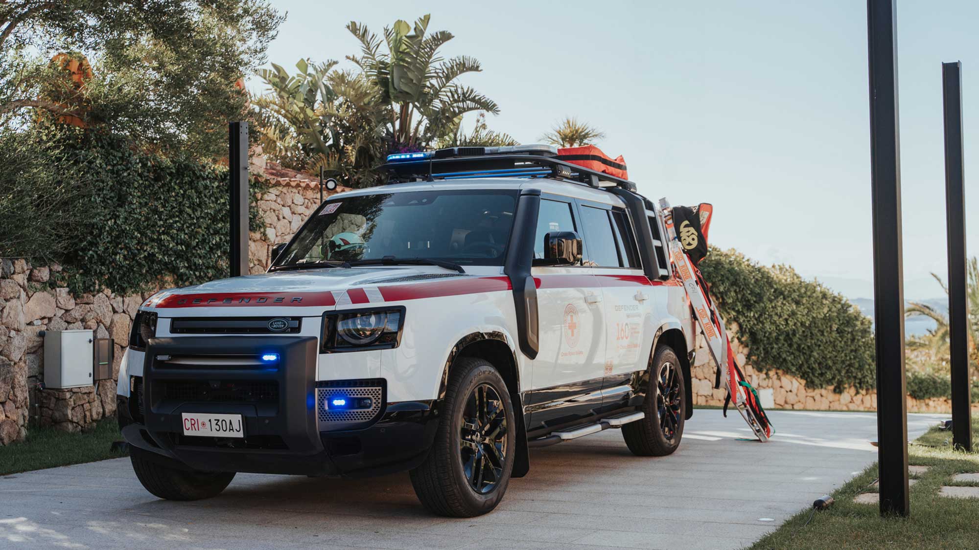 70 Jahre humanitäre Partnerschaft: #Defender feiert 70 Jahre seiner #Charity Partnerschaft mit dem Britischen Roten Kreuz 70 Jahre humanitäre Partnerschaft: #Defender feiert 70 Jahre seiner #Charity Partnerschaft mit dem Britischen Roten Kreuz