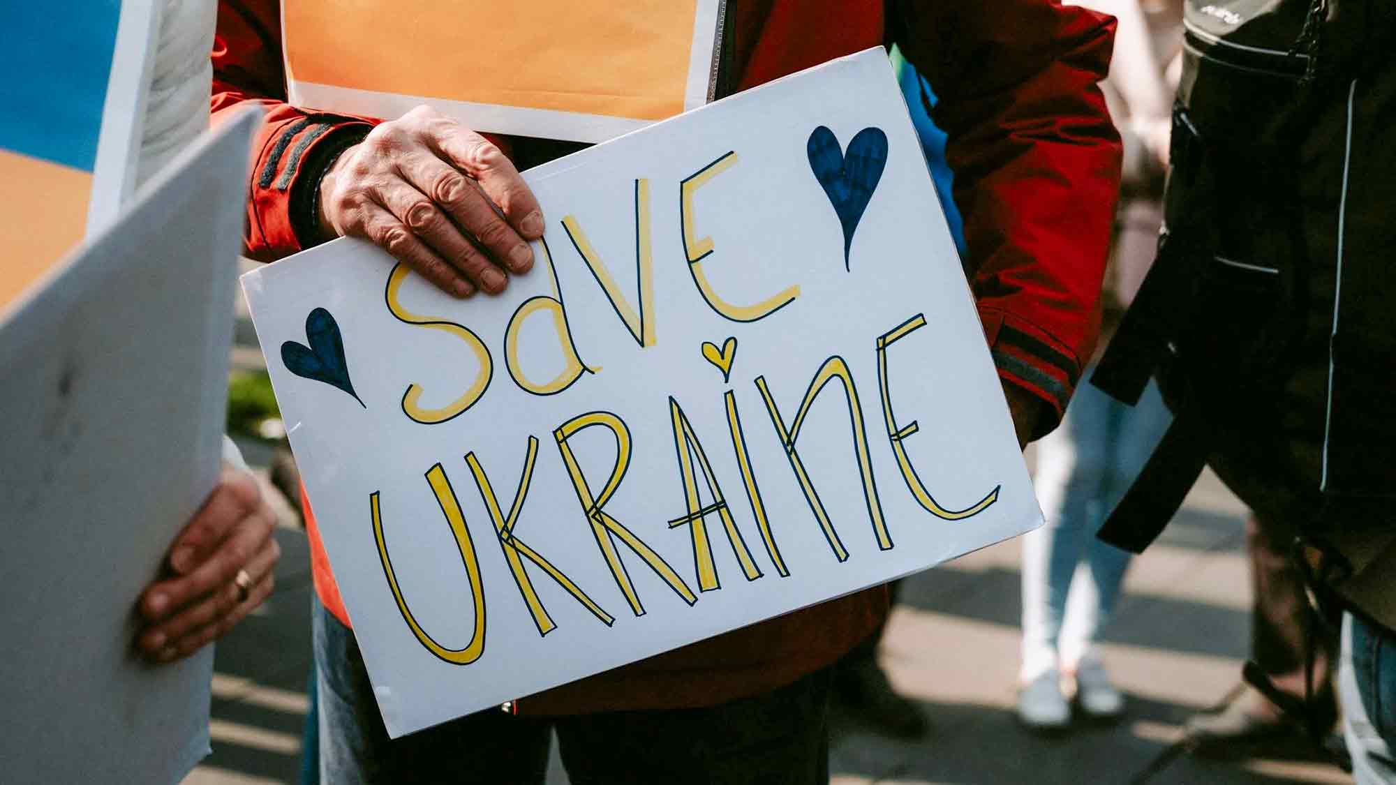 Nach schweren Großangriffen auf die zivile Infrastruktur hat sich die humanitäre Lage in der Ukraine weiter verschlechtert Nach schweren Großangriffen auf die zivile Infrastruktur hat sich die humanitäre Lage in der Ukraine weiter verschlechtert