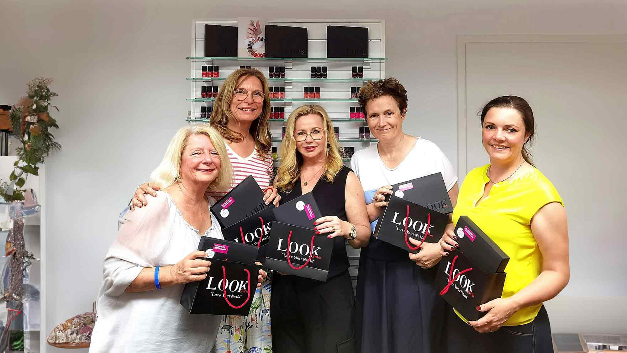 Unternehmerinnen zu Gast im Beauty Resort Nicole Simon und bei UV Gel Produzent SK UV Gele GmbH in Mönchengladbach