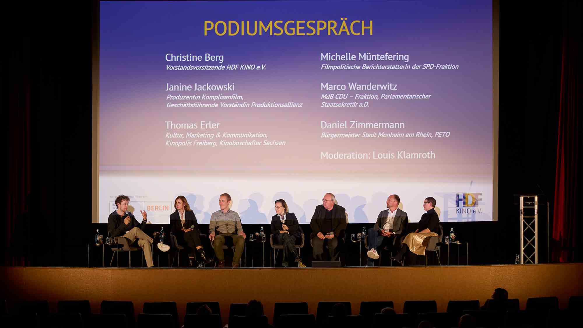 »Jetzt die Weichen stellen!« Kinos als Kulturort und Wirtschaftsmotor für die Zukunft stärken! »Jetzt die Weichen stellen!« Kinos als Kulturort und Wirtschaftsmotor für die Zukunft stärken!
