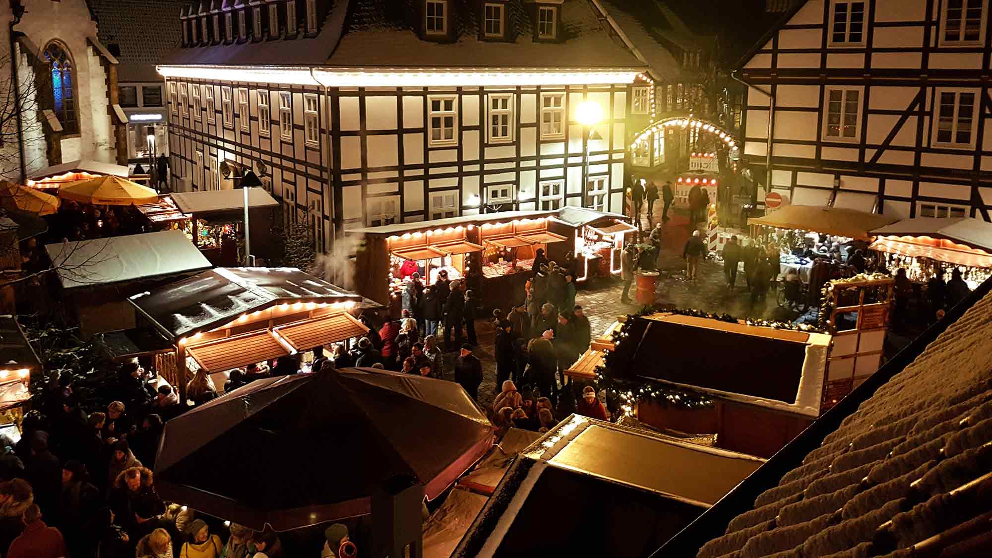 Mit Riesenschritten Richtung Vorweihnachtszeit: Rietberger Adventsmarkt vom 11. bis zum 15. Dezember 2024 Mit Riesenschritten Richtung Vorweihnachtszeit: Rietberger Adventsmarkt vom 11. bis zum 15. Dezember 2024
