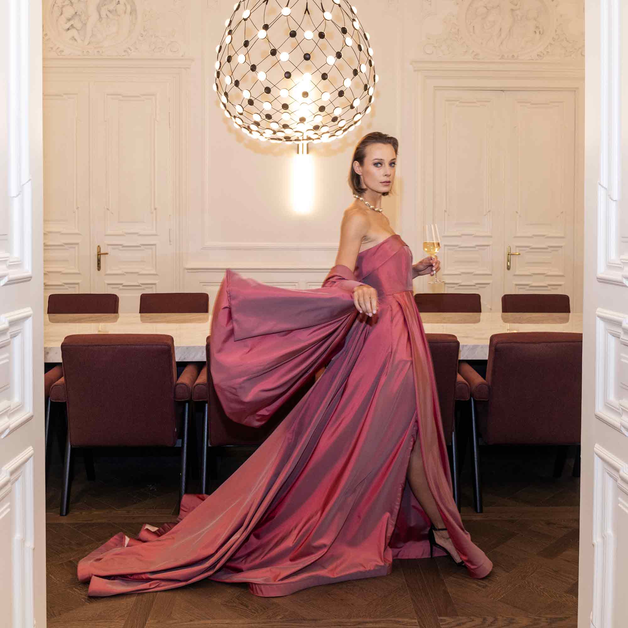 Eleganter Luxus im Dreivierteltakt: So zelebriert »The Amauris Vienna – Relais & Châteaux« den legendären Wiener Opernball Eleganter Luxus im Dreivierteltakt: So zelebriert »The Amauris Vienna – Relais & Châteaux« den legendären Wiener Opernball