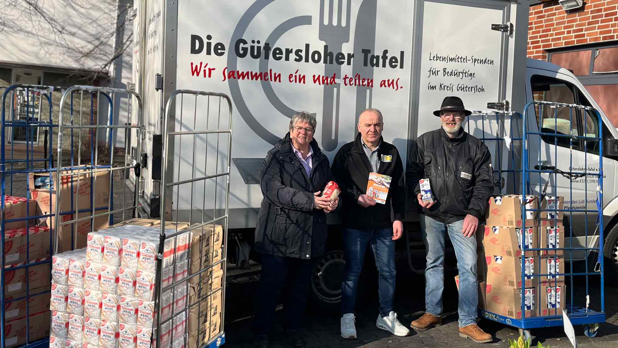 Elli Markt Avenwedde setzt Zeichen der Solidarität: Waren im Wert von 740 Euro an Gütersloher Tafel gespendet