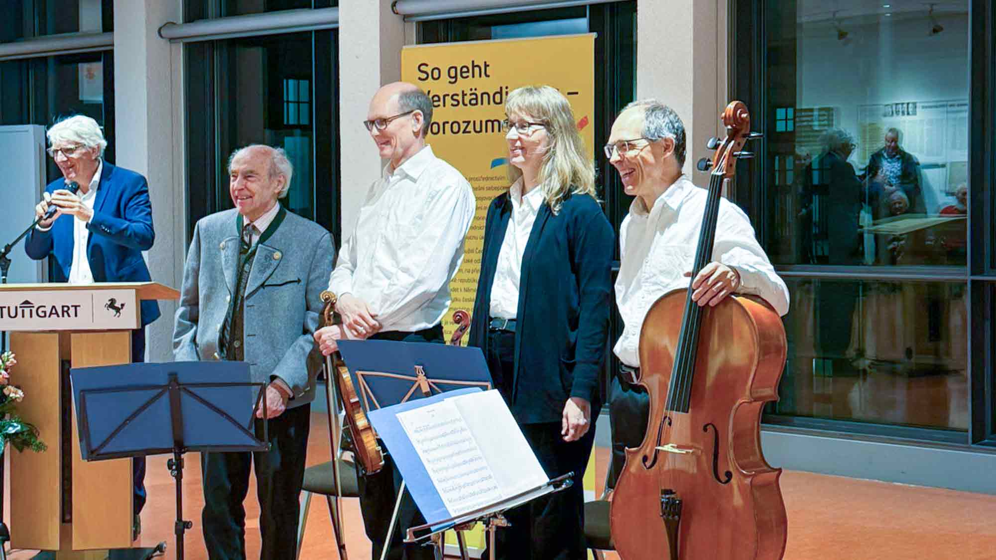 Sudetendeutsche Landsmannschaft Landesgruppe: &raquo;So geht Verständigung – dorozumění&laquo; im Stuttgarter Rathaus